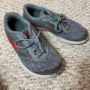 Nike youth boys size 4.5 tennis shoes